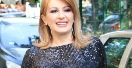 VIKI MILJKOVIĆ U CENTRU OSUDE! Pjevačica svojom odjevnom kombinacijom razočarala fanove: 'OVO JE UŽAS'!