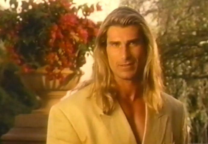 Bio je NAJPOŽELJNIJI MUŠKARAC devedesetih, a ljepotom je zaradio MILIONE: Danas ima 62 godine i EVO KAKO IZGLEDA, DA LI JE MOGUĆE?