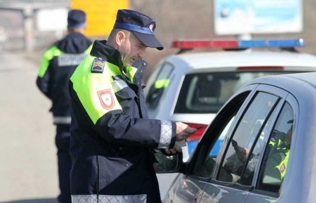 vozaci-duguju-70-miliona-maraka-za-kazne-radio-bambi