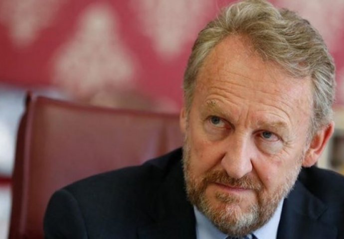 Ovako je Bakir Izetbegović govorio o "malina" respiratorima prošle godine u maju, evo  kako govori sada: "Oni mogu samo sat vremena držati čovjeka u životu"