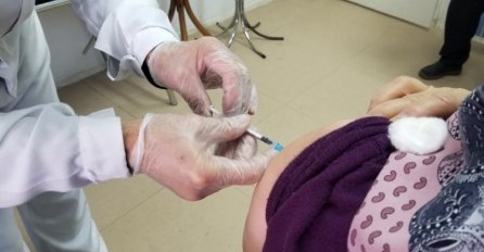 U Srebrenici počela vakcinacija osoba starijih od 65 godina