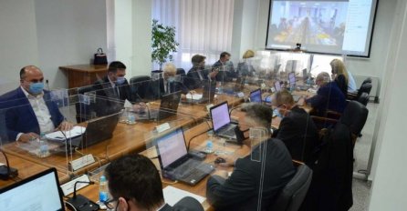 Vlada FBiH usvojila naredbe i preporuke Kriznog stožera