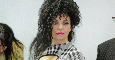 VIŠE NEMA KOVRDŽE! LIDIJA VUKIČEVIĆ NAKON 50 GODINA POKAZALA NOVU FRIZURU: Neprepoznatljiva, pogledajte kako SADA IZGLEDA (FOTO)