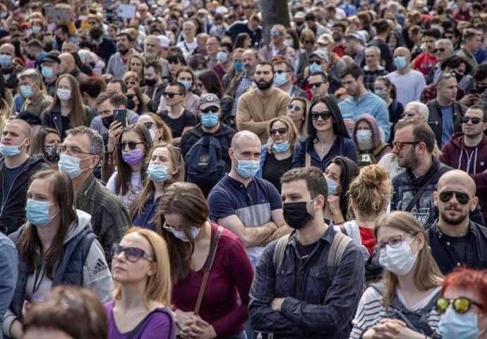 Hiljade ljudi protestiraju u Beogradu: Zahtjev za vladu je zaustavljanje zagađenja!