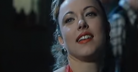 GLUMILA JE DANICU U FILMU "LAJANJE NA ZVEZDE": Danas ima 46 godina i ovako izgleda, ČEKAJTE DA JOJ VIDITE MUŽA (FOTO)