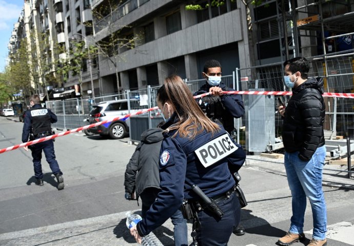 Jedna osoba poginula u pucnjavi ispred vakcinacijskog centra u Parizu