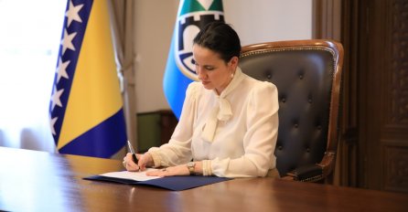 Prvi potez gradonačelnice Sarajeva: Dala nalog za prodaju službenog Passata