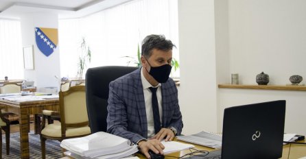 Da li će doći do popuštanja mjera? Novalić prijedlog o pomjeranju policijskog sata proslijedio Kriznom štabu FBiH