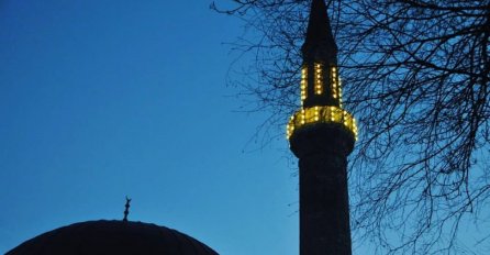 RAMAZAN ŠERIF MUBAREK OLSUN: S akšamskim ezanom nastupio je mubarek mjesec