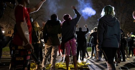 NEMIRI, TRUPE I OKLOPNA VOZILA OPET NA ULICAMA MINNEAPOLISA: Ubojstvo Dauntea Wrighta dolazi u trenutku suđenja ubojici Georgea Floyda, hoće li ponovno gorjeti policijske postaje?
