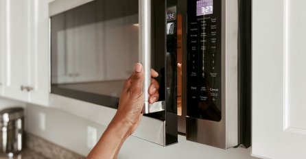 OVO JE GREŠKA KOJU SVI PRAVIMO PRI PODGRIJAVANJU HRANE U MIKROTALASNOJ: Jedna stvar je ključna, a evo koji je ISPRAVAN način! VIDEO