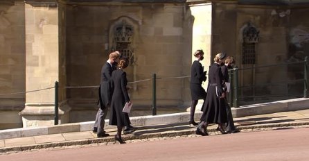 POGLEDAJTE ŠTA JE KATE URADILA KAD SU SE SRELI WILLIAM I HARRY: Novinari uslikali taj trenutak, ŠTA ĆE NA OVO MEGAN REĆI? (FOTO)