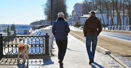 Snežana iz Beograda šetala psa kad su joj klinci dobacili: Baba, jesi jaknu KUPILA kod Kineza? Kad se okrenula, znala je da je BESPOMOĆNA