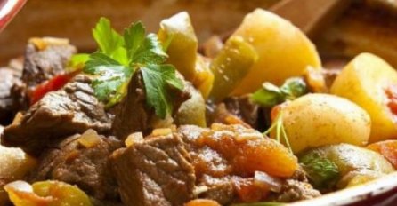 PRIJEDLOG ZA IFTAR: Topla salata, bosanski lonac i bajadera torta (RECEPT)