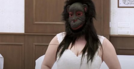 MLADA DOŠLA SA MASKOM GORILE, PA OD MLADOŽENJE TRAŽILA DA JE PODIGNE: HAOS SCENE U EMISIJI "BRAK NA NEVIĐENO", evo ko je ona (FOTO)