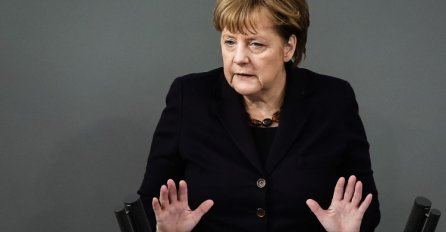 Merkel nakon sastanka sa Šmitom i Inckom o budućnosti OHR-a, se sastaje sa Putinom