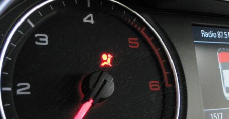 BITNA JE I BOJA! Da li znate šta znači kada vam se UPALI OVA LAMPICA U AUTOMOBILU, NIJE BEZAZLENO, smjesta se javite u servis