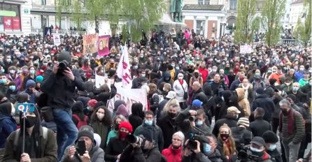 Masovni protest u Ljubljani protiv vlade Janeza Janše