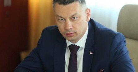 Odbijen prijedlog Nešića da se deklaracijom osudi govor mržnje Bakira Izetbegovića