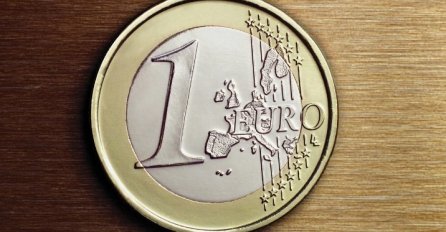 PRIJE NEGO KRENETE NA PUT, STAVITE NOVČIĆ U ZAMRZIVAČ: Trik znaju samo iskusne domaćice, OVO JE RAZLOG