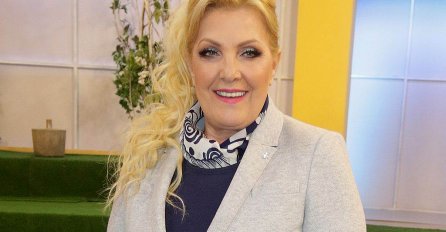 SNEŽANA ĐURIŠIĆ NEPREPOZNATLJIVA! Isplivala FOTOGRAFIJE - evo kako je pjevačica izgledala pre ESTETSKIH KOREKCIJA! (FOTO)