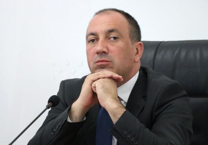 Crnadak: Iza priča o mirnom razlazu i genocidašima krije se kontinuirana pljačka, politički, korist od toga imaju SDA i SNSD