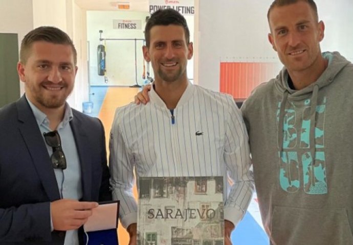 Đokoviću uručen zlatnik i monografija Grada Sarajeva
