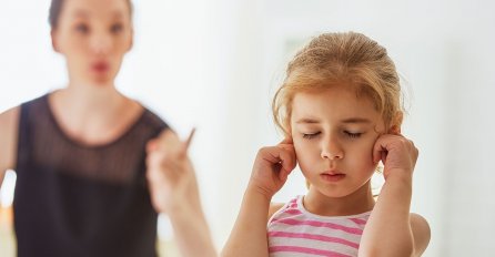 6 rečenica koje NIKADA NE SMIJETE da kažete djeci: Srušićete im samopouzdanje i učiniti ih NESIGURNIM ZAUVIJEK