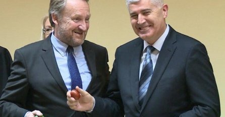 Izetbegović: "Čović pomalo vrijeđa inteligenciju ljudi"