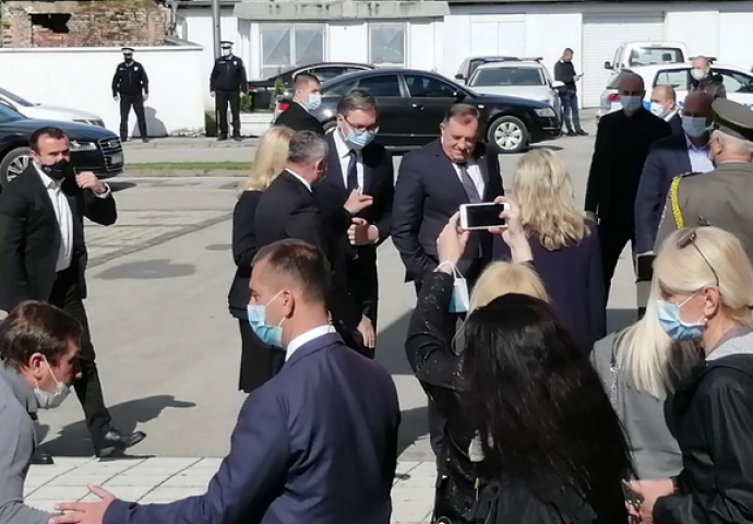 Aleksandar Vučić stigao u Kozarsku Dubicu, dočekali ga Dodik, Cvijanović i Višković