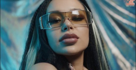 ELENA KITIĆ ISTETOVIRALA SVOJU MAJKU: Svi gledaju MARTU SAVIĆ NA NJENIM LEĐIMA I NE TREPĆU! KAKAV ŠOK! (FOTO)