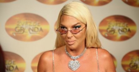 DUŠKO TOŠIĆ SINOĆ DOŠAO NA KARLEUŠIN NASTUP, skockan, preplanuo: Stigao da podrži ženu, LJUDI ZANIJEMILI KAD SU GA VIDJELI (FOTO)