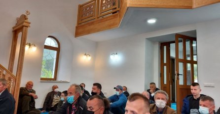  Prvi bajram-namaz u Orahovcima kod Višegrada nakon gotovo 30 godina