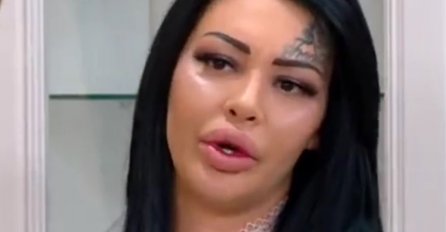 ANĐELA VJEŠTICA IZVADILA SILIKONE POSLIJE 14 GODINA, EVO KAKO SADA IZGLEDA: Uslikala se nakon operacije, SVI U NEVJERICI