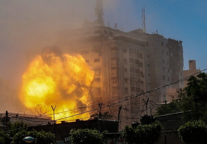 Izrael srušio zgradu sa sjedištima novinskih agencija: Iza njih se skriva Hamas