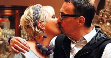 KEBA JE 40 GODINA U BRAKU SA OLJOM, IMALI SU 2 LUKSUZNE SVADBE: Procurila slika sa vjenčanja, EVO KAKO SU IZGLEDALI TADA 