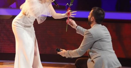 PRIŠAO KANDIDATKINJI NA SCENI I POKLONIO RUŽU, JELENA KARLEUŠA ODMAH REAGOVALA: Potpuno izgubila kontrolu - ovo je razlog