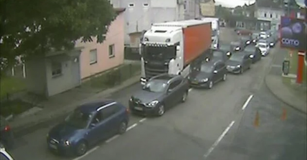 VELIKE GUŽVE NA IZLASKU IZ BIH: Dijaspora se vraća iz domovine