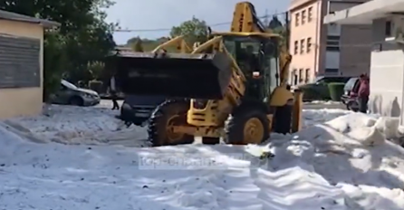 NEZAPAMĆENO NEVRIJEME: Za manje od sat vremena ulice Skadra zatrpane ledom: Palo je 55 mm