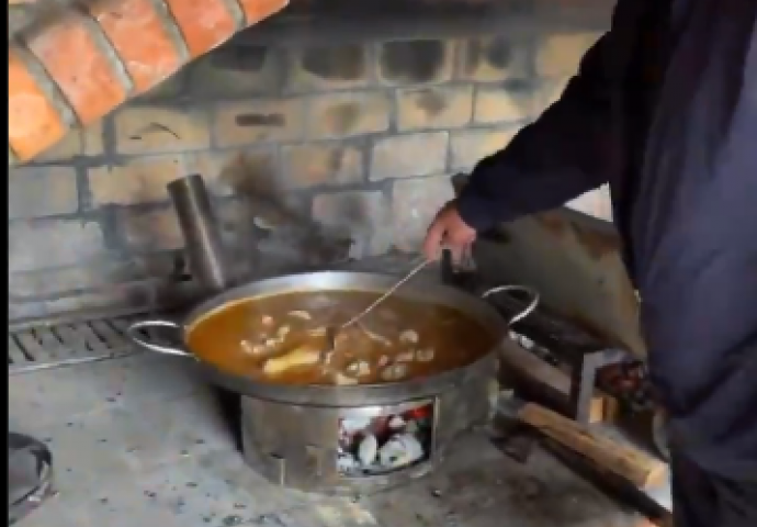 Kćerka Gorica se pohvalila: Pokazala kako Dodik sprema ručak, pustio pjesmu omiljenog pjevača (VIDEO)