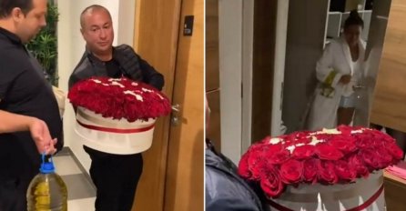 ĐANI I SLAĐA SLAVE 25 GODINA BRAKA, STIGLO IZNENAĐENJE ZA SUPRUGU: Veliki buket ruža, ČEKATE DA VIDITE ŠTA JE JOŠ DOBILA