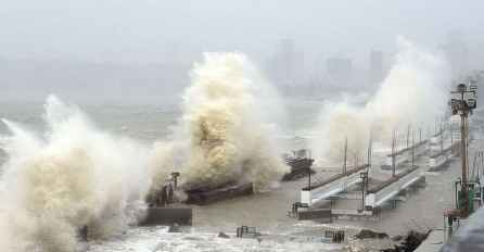U udaru ciklona u Indiji poginula najmanje 21 osoba