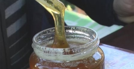 VELIKA GREŠKA KOJU SVI PRAVE S MEDOM! Prepoznajte koji je najzdraviji i uzimajte ga baš ovako - pčelar objasnio sve!