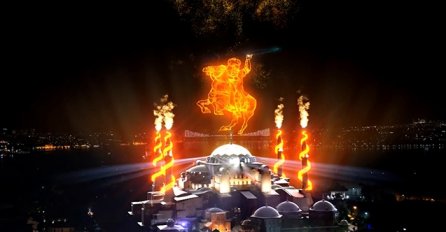 NEVJEROVATNI PRIZORI NA NEBU IZNAD ISTANBULA: Turci obilježili najznačajniji događaj u svojoj historiji (VIDEO))