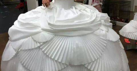 POTPUNI PROMAŠAJ, OVO SU DEFINITIVNO NAJGORE VJENČANICE SVIH VREMENA: Tek kad vidite broj 5, PLAKAT ĆETE OD SMIJEHA! BRUKA!