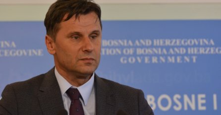 Novalić: Pozivam sve da prestanu sa spekulacijama oko nabavke vakcina koje samo uznemiravaju građane