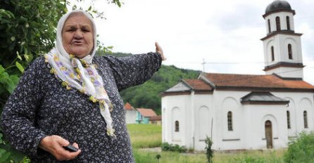 Počelo uklanjanje crkve iz dvorišta nane Fate (VIDEO)