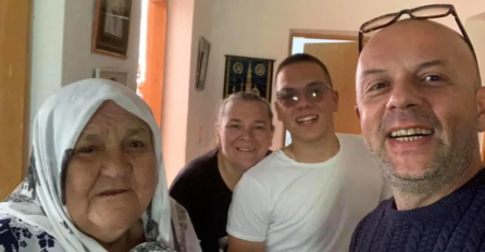 ADVOKAT OBJAVIO FOTOGRAFIJU SA NANOM FATOM I PORUČIO: Osmijeh je sadaka, a ovaj osmijeh najavljuje i nešto veliko