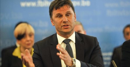 Novalić mora pojasniti svoju izjavu: Da li je Federacija namjerno odugovlačila s nabavkom vakcina?