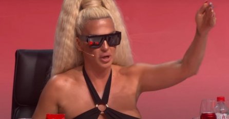 ATINA JE ISTA MAMA - A ČEKAJTE DA VIDITE NIKU, PROMIJENILA FRIZURU: Karleuša pokazala kćerke, vratile se ovakve sa odmora (FOTO)